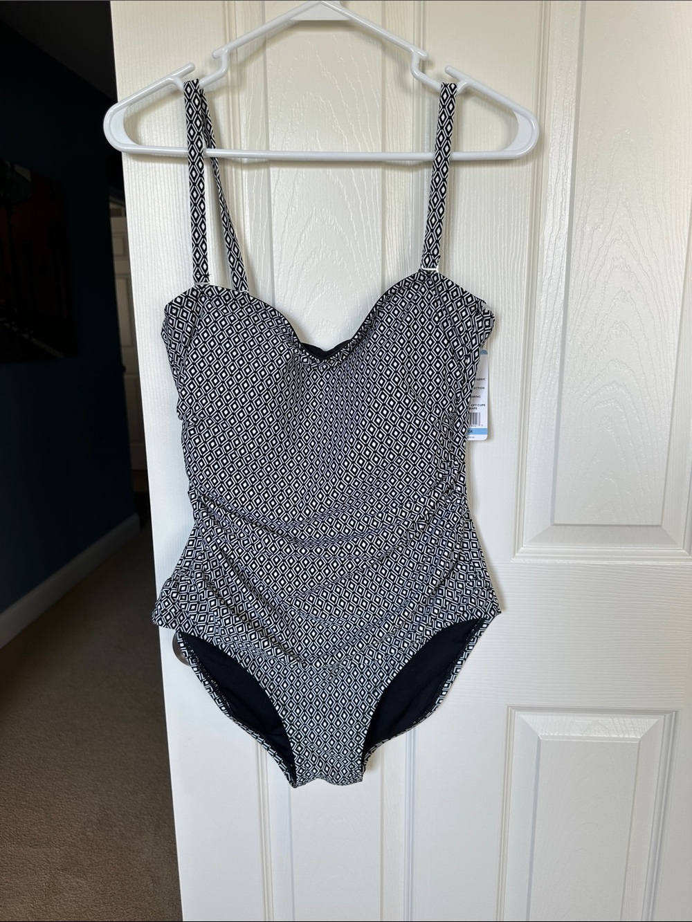 DKNY Black & White Geometric One-Piece Swimwear with Sweetheart Bust